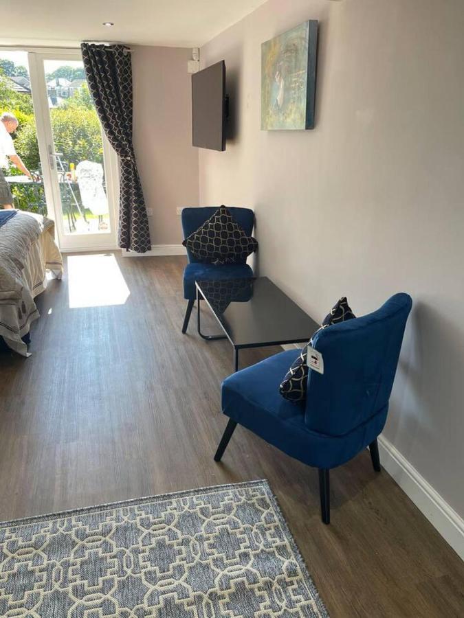 Brighouse Studio - Pet Friendly! - Free Parking Exterior photo